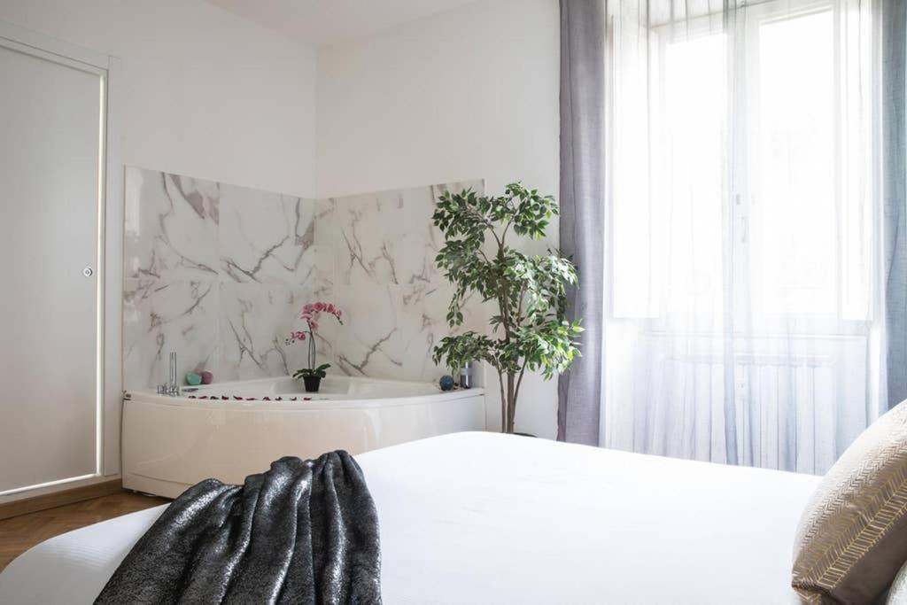 Silver Luxury Jacuzzi Suite Trastevere - Top Collection Rome Exterior photo